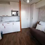 Apartment Aux Pieds Avec Terrasse Et Parking - Fr-1-181-2847 *