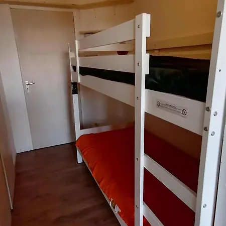 Aux Pieds Avec Terrasse Et Parking - Fr-1-181-2847 *