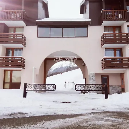 Aux Pieds Avec Terrasse Et Parking - Fr-1-181-2847 Appartement