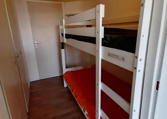 Aux Pieds Avec Terrasse Et Parking - Fr-1-181-2847 *